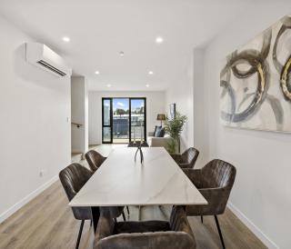 Lakewalk Retreat Luxe 3BR Home Near Lake and Beach - 6