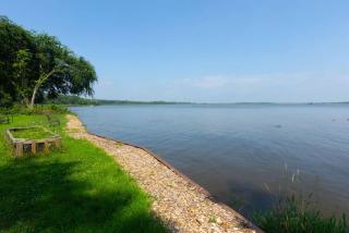 Waterfront 2BR Nautical Cottage on Grass Lake Hot Tub, Firepit, Year Round Fun - Spring Grove - 9