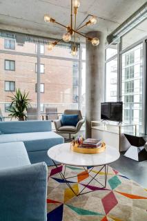 Modern 1BR Condo for 4 Great Views and Balcony - Calgary - 2