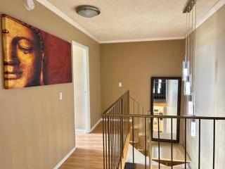 2-Storey Condo in The Fortress with Pool, Gym, WiFi, Parking - Calgary - 7