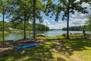 Easy Lake Living - Sleeps 8 - 4