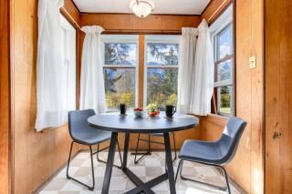 Huckleberry Lodge Mountain Getaway Near Banff - 7