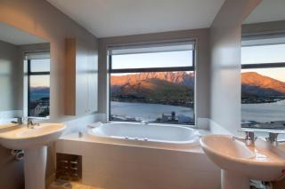 Lakeview Lodge One with Stunning Views - 6