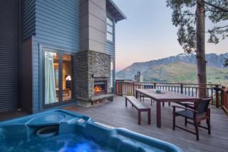 Lakeview Lodge One with Stunning Views - 5