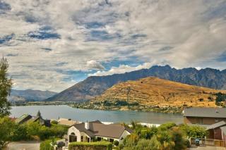 Lakeview Lodge Two with Stunning Views - 3