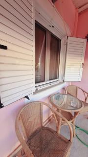 Glossy Messinian Escape Cozy Yard - 1
