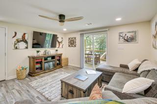 Lake Hamilton Retreat with Kayaks and Spacious Yard! - 7