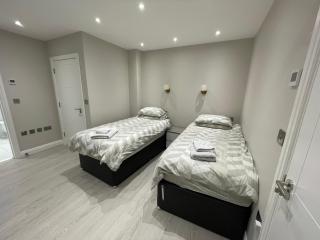 Golders Green Gem - Modern Flat - London - 8