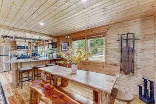 The Velvet Antler Lodge - 1