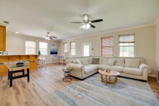 Game Room and Bar Secluded Getaway in Farmersville - - 7