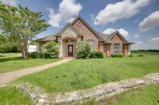 Game Room and Bar Secluded Getaway in Farmersville - - 8