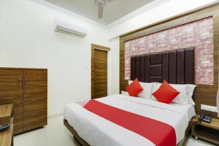 Hotel O Grand - Gorwa - 0