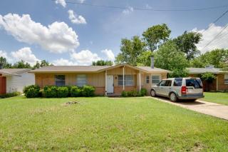 Pet-Friendly Sachse Home Large Fenced Yard - 9
