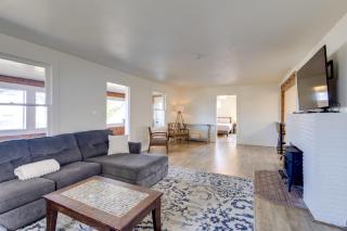 Walk to Shore Rockaway Beach Retreat with Hot Tub! - Rockaway Beach - 7