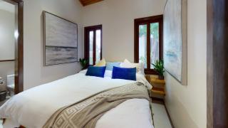 Millionaire's Row Beachfront Luxury Retreat - 4