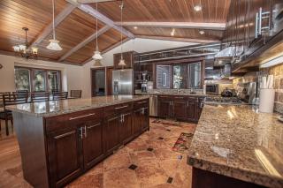 Highlands Lodge By Hauserman Rentals - 2