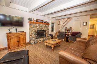 Hillhouse By Hauserman Rentals - 9