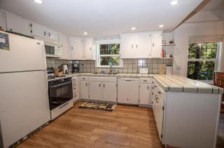 Hillhouse By Hauserman Rentals - 5