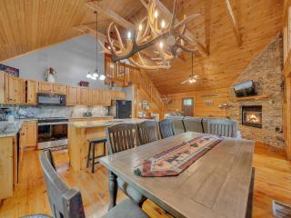 ER3 - Best of Both Worlds -Great location-Close to town cabin - Pigeon Forge - 1