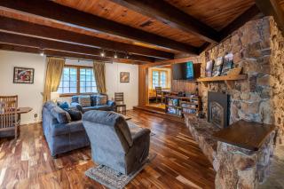 Molly's Treehouse By Hauserman Rentals - 0