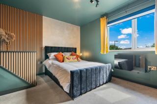 Stylish 2 Bedroom Home to Work and Relax - 5