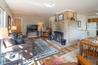 Squirrels Nest By Hauserman Rentals - 9