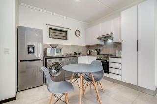 Country Charm 2Bed 2Bath Fourways Sandton - Chartwell - 9