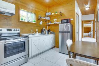 2 Mi to Family Attractions Brownsville Cottage! - Brownsville - 2