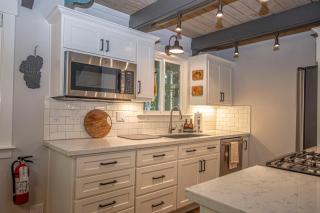 Price Haus By Hauserman Rentals - 4