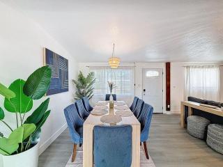 Modern 3BR Retreat with Pool & Fire Pit - Largo - 6