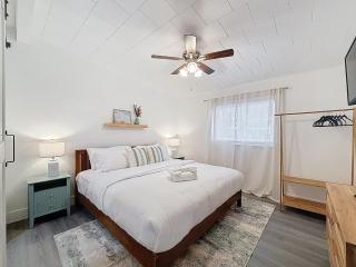 Modern 3BR Retreat with Pool & Fire Pit - 3