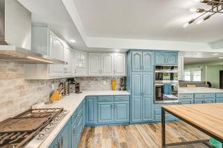 Private Indoor Hot Tub Fish and Boat on Sylvan Lake - - 5
