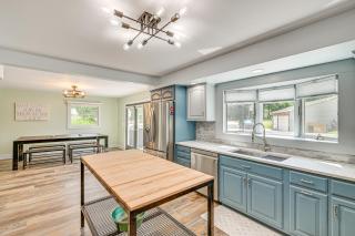 Private Indoor Hot Tub Fish and Boat on Sylvan Lake - - 4