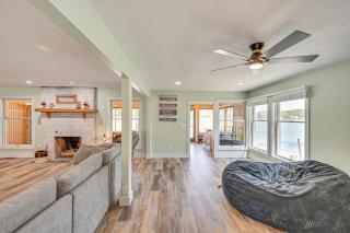 Private Indoor Hot Tub Fish and Boat on Sylvan Lake - - 1