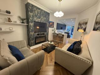 Southend Apartment With Parking, Private Garden and Beach Side Location - 2