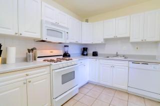 Stylish Crystal City Flat - Pool & Fitness - 8