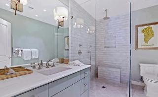 Charming Two-Bedroom Waterfront Home with Dock - West Palm Beach - 4