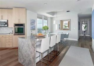Stunning Four-Bedroom Penthouse with Gulf Views - 8