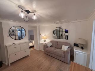 Hidden Gem Apartment - Torquay - 3