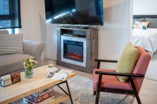 Revytalise - Cozy 3 Bedroom Condo - 1