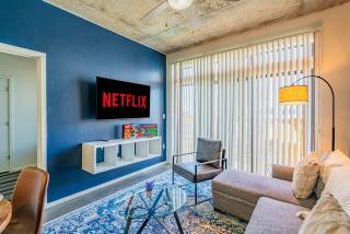 Stunning 2BD - Central DT- Gym, Pool, Parking Sleep8 - Phoenix - 4