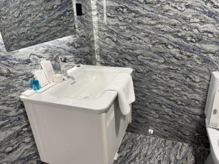 Aberdeen Richview Luxury Apartments H103 - Freetown - 1