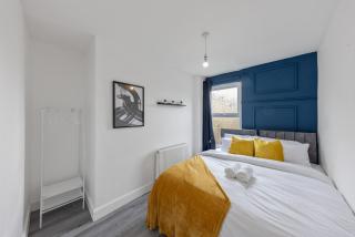 Cosy 2-Bed Home in the heart of Medway l Sleeps 5 - 7
