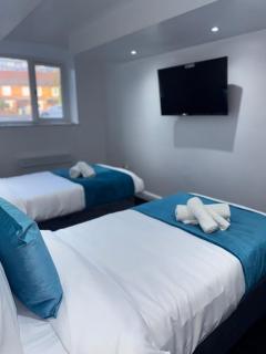 The Triplex 1 - Business Contractor, Professionals, New Cross Hospital Entire Home & Free Parking 4 Beds Available - Monmore Green - 5