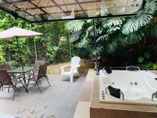Apartamento campestre LOFT con jacuzzi en San Lucas, El Poblado - Medellín - 2