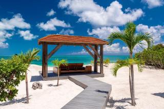Compact one bedroom villa right on the beach - Turtle Cove - 9