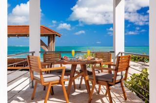 Compact one bedroom villa right on the beach - 1