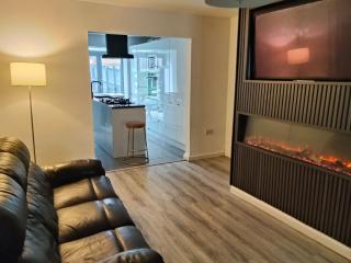 Stylish 5-bedroom retreat just minutes from Belfast city - 6