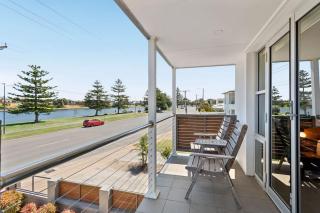 Sunshine Sea Retreat Glenelg Beachside Bliss - Glenelg - 9