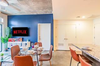 Relaxing 2BD - Central Downtown - Gym, Pool, Parking - Phoenix - 4